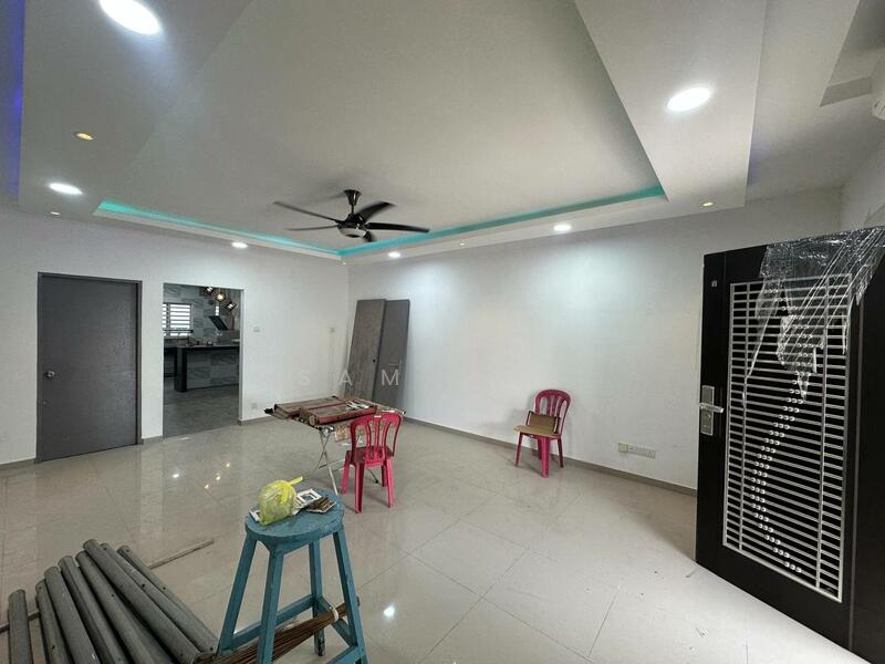 2-storey Terraced House for Sale in Taman Pakatan Jaya (Tambun) - Sam Lam - Living Room - PropertyGuru.com.my