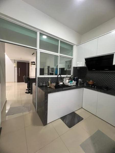 Kondominium untuk Disewa di Skyridge Garden - Carine Lee - Kitchen - PropertyGuru.com.my
