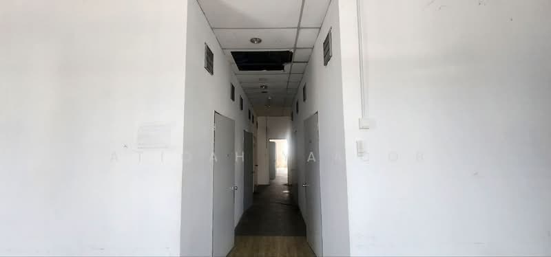 Shop / Office for Rent in Seksyen 7 (Shah Alam) - Atiqah Yaacob - Corridor - PropertyGuru.com.my