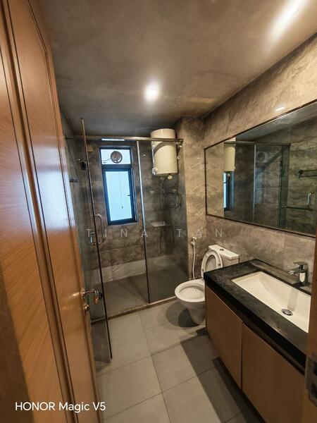 R&F Princess Cove Phase 1 untuk Untuk Disewa - RM 3,600 /bulan, Mac 2026 - Bathroom - PropertyGuru.com.my