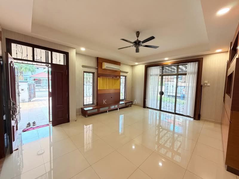 Rumah Berkembar untuk Dijual di Taman Impian Emas (Skudai) - Yik Tat - Living Room - PropertyGuru.com.my