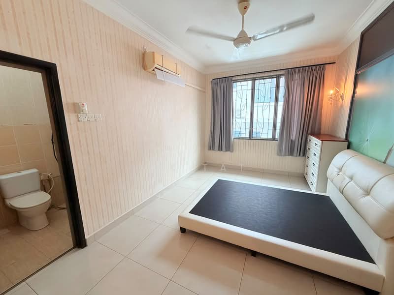Rumah Berkembar untuk Dijual di Taman Impian Emas (Skudai) - Yik Tat - Bedroom - PropertyGuru.com.my