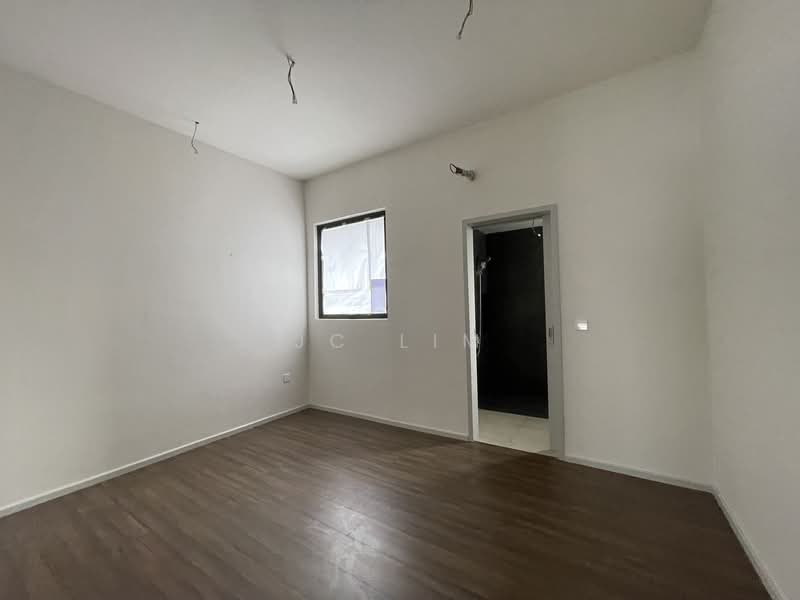 2.5-storey Terraced House for Sale in Taman Bukit Serdang (Seri Kembangan) - JC Lim - Bathroom - PropertyGuru.com.my