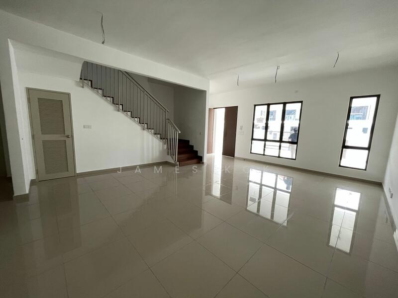 Rumah Teres 2 Tingkat untuk Dijual di Setia Alam (Selangor) - James Kok - Living Room - PropertyGuru.com.my