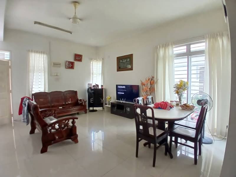 Rumah Kluster untuk Dijual di Jenjarom (Selangor) - Joey Wong - Living Room - PropertyGuru.com.my