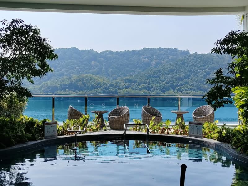 Kondominium untuk Disewa di Queens Residences Q2 @ Queens Waterfront - CS Ung - Pool - PropertyGuru.com.my