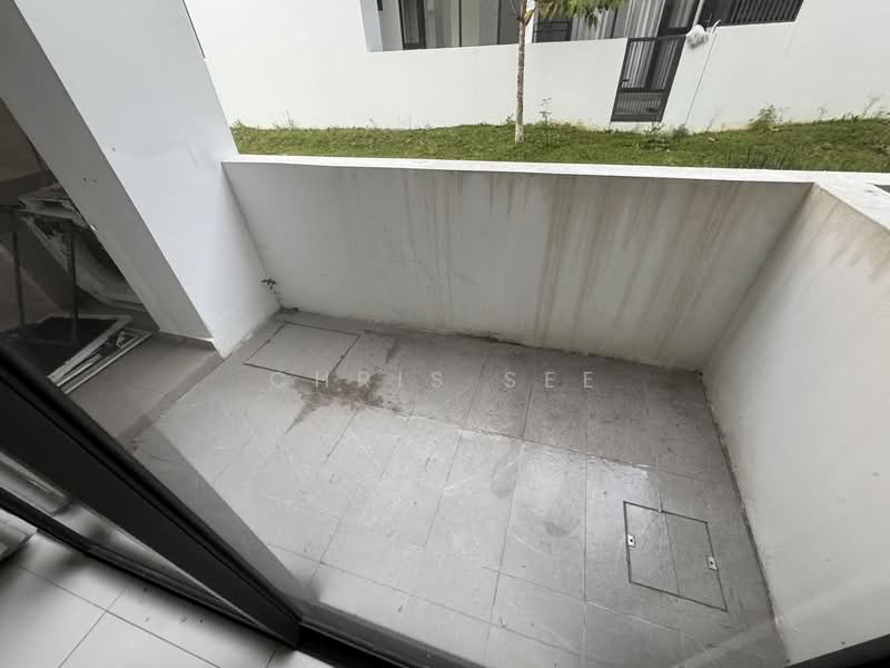 2-storey Terraced House for Rent in Bandar Gamuda Gardens (Rawang) - Chris See - Balcony - PropertyGuru.com.my