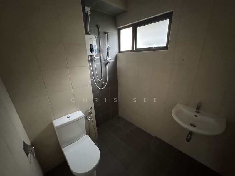 2-storey Terraced House for Rent in Bandar Gamuda Gardens (Rawang) - Chris See - Bathroom - PropertyGuru.com.my