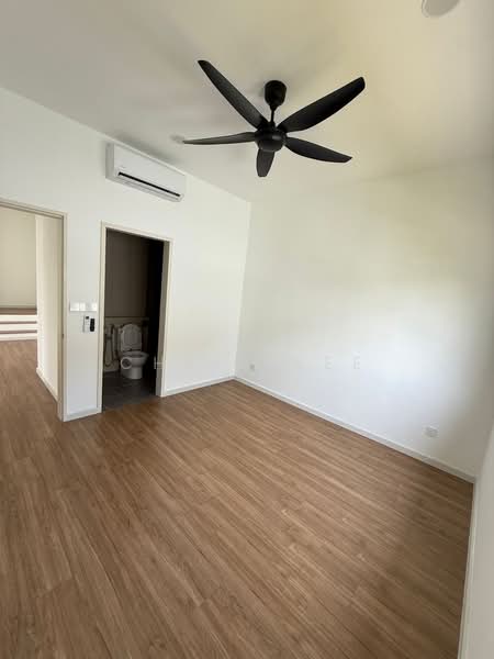 Rumah Teres 2 Tingkat untuk Disewa di Bandar Gamuda Gardens (Rawang) - Chris See - Bathroom - PropertyGuru.com.my