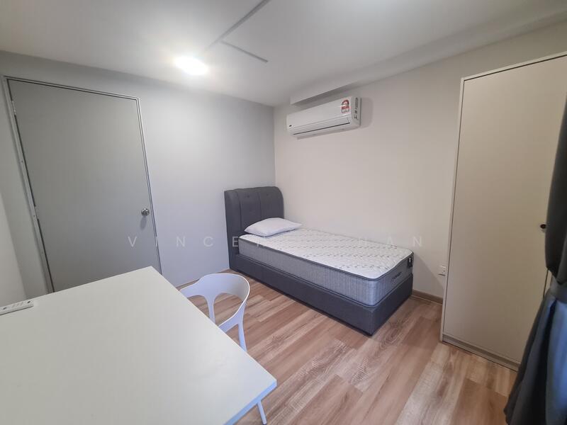 Mid Room RM800