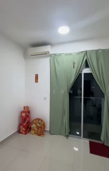 Service Residence for Sale at Meridin Bayvue Serviced Apartment - KS Leong - Living Room - PropertyGuru.com.my