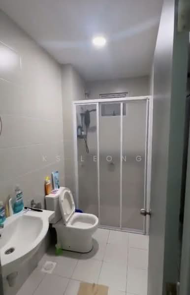 Service Residence for Sale at Meridin Bayvue Serviced Apartment - KS Leong - Bathroom - PropertyGuru.com.my