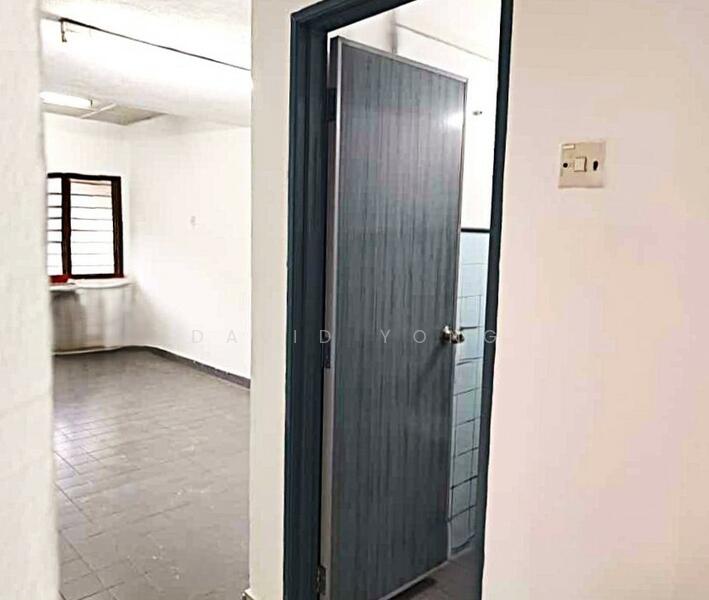 hallway leading to the kitchen