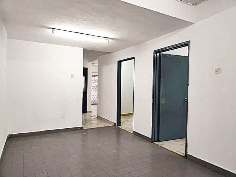 open kitchen ample space for meals & ent