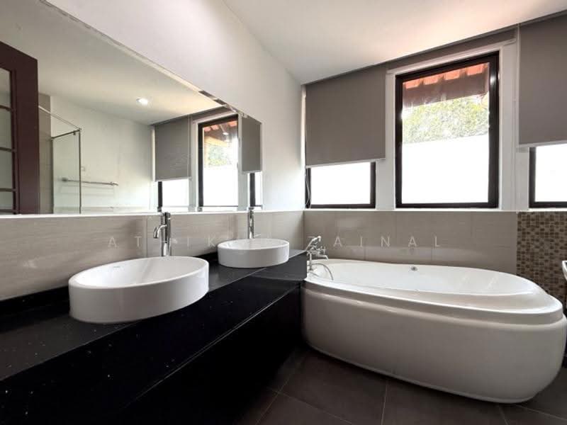 Rumah Berkembar untuk Dijual di Taman Sri Hartamas (Sri Hartamas) - Athikah Zainal - Bathroom - PropertyGuru.com.my