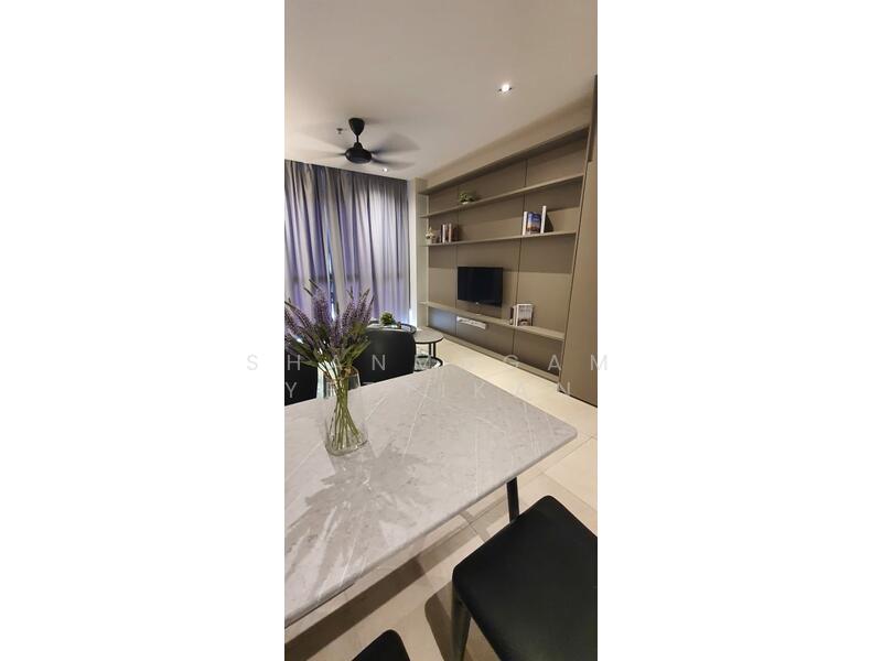 Kediaman Servis untuk Dijual di Lumi Tropicana Serviced Residence - Shanmugam Yettikan - Living Room - PropertyGuru.com.my