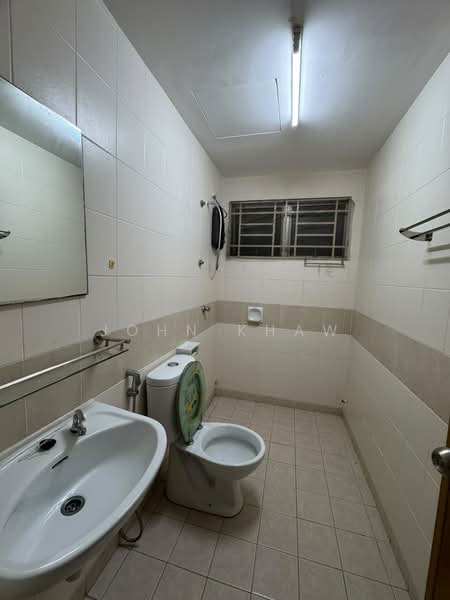 Kondominium untuk Disewa di Kinrara Mas - John Khaw - Bathroom - PropertyGuru.com.my