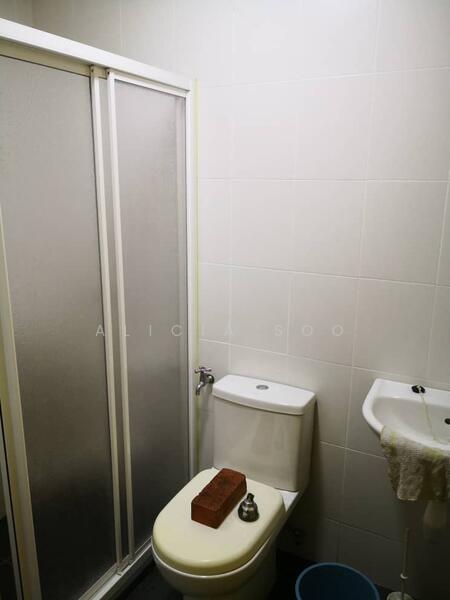 2-storey Terraced House for Sale in Bandar Seri Coalfields (Sungai Buloh) - Alicia Soo - Bathroom - PropertyGuru.com.my