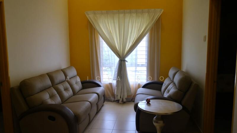 2-storey Terraced House for Sale in Bandar Seri Coalfields (Sungai Buloh) - Alicia Soo - Living Room - PropertyGuru.com.my