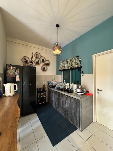 Condominium for Sale at La Thea Residences - Jeanne Hor - Kitchen - PropertyGuru.com.my