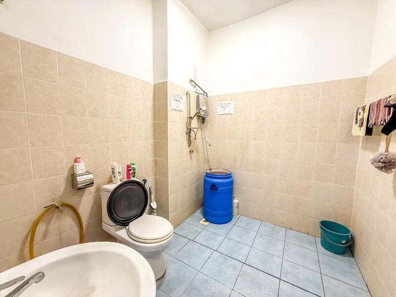 2-storey Terraced House for Sale in Puchong (Selangor) - Dinie Akmal - Bathroom - PropertyGuru.com.my