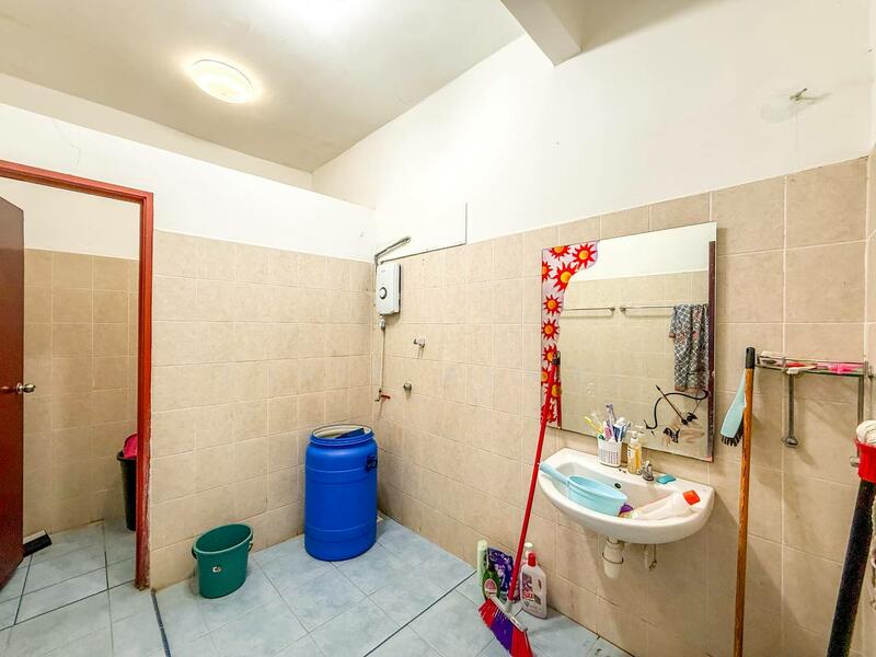 2-storey Terraced House for Sale in Puchong (Selangor) - Dinie Akmal - Bathroom - PropertyGuru.com.my