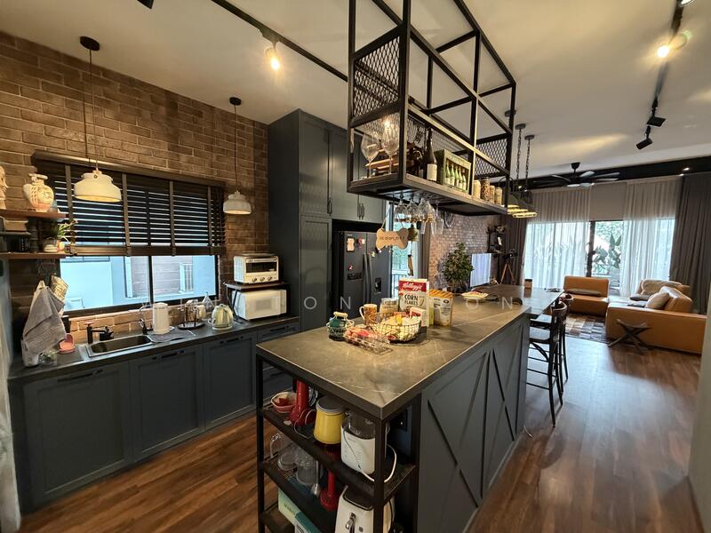 Dry Kitchen and Island