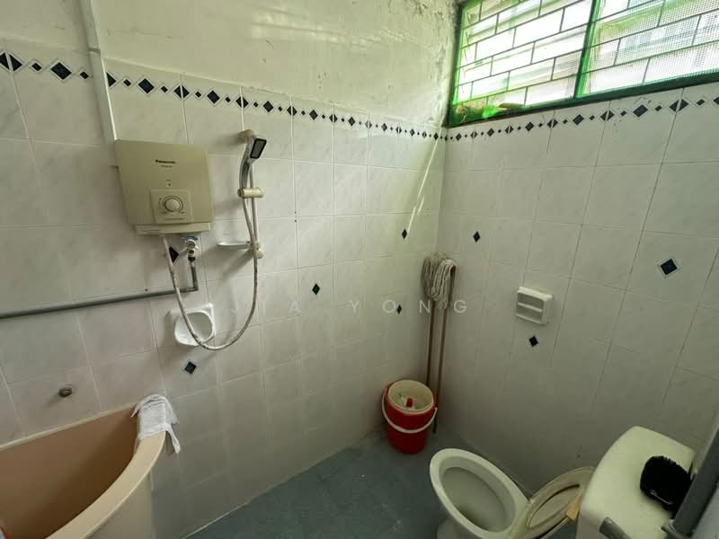 Rumah Teres 2 Tingkat untuk Dijual di Balik Pulau (Penang) - Jia Yong - Bathroom - PropertyGuru.com.my