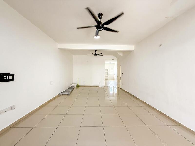 Adira @ Taman Ara Sendayan untuk Untuk Dijual - RM 560,000, Feb 2026 - Living Room - PropertyGuru.com.my