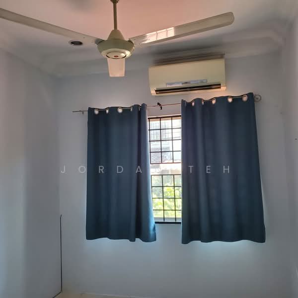 Terraced House for Sale in Kampung Sungai Kayu Ara (Petaling Jaya) - Jordan Teh - Bedroom - PropertyGuru.com.my