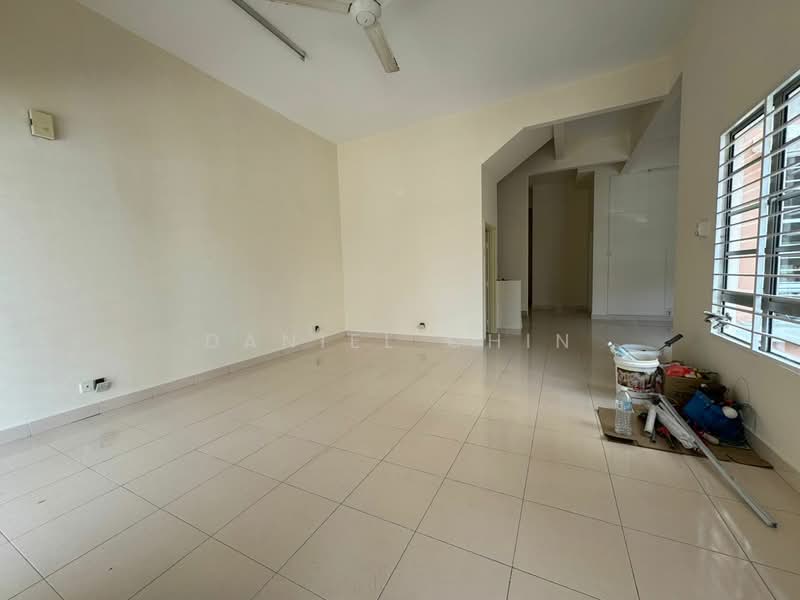 Rumah Teres 2.5 Tingkat untuk Dijual di Ukay Perdana (Ulu Kelang) - Daniel Chin - Living Room - PropertyGuru.com.my