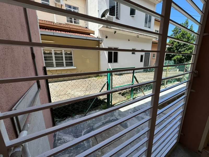 Rumah Teres 2.5 Tingkat untuk Dijual di Ukay Perdana (Ulu Kelang) - Daniel Chin - Balcony - PropertyGuru.com.my