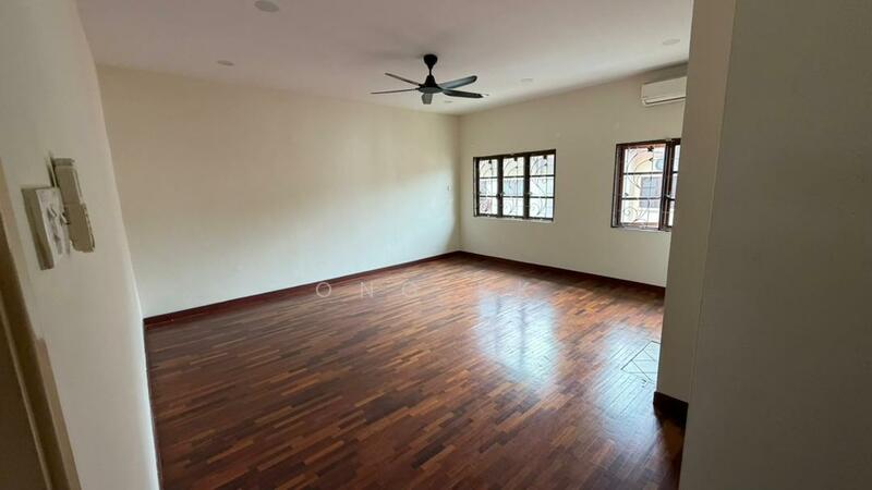 Rumah Berkembar untuk Dijual di Mutiara Damansara (Selangor) - Ong KK - Living Room - PropertyGuru.com.my