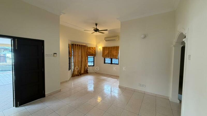 Rumah Berkembar untuk Dijual di Mutiara Damansara (Selangor) - Ong KK - Living Room - PropertyGuru.com.my