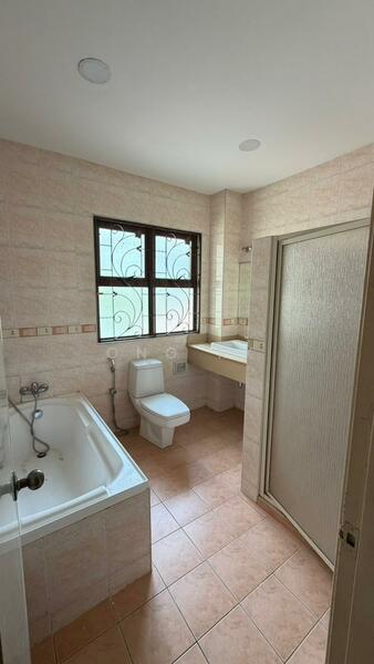 Rumah Berkembar untuk Dijual di Mutiara Damansara (Selangor) - Ong KK - Bathroom - PropertyGuru.com.my