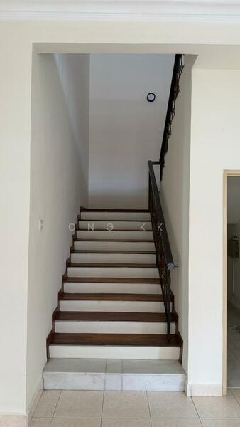 Rumah Berkembar untuk Dijual di Mutiara Damansara (Selangor) - Ong KK - Entrance - PropertyGuru.com.my