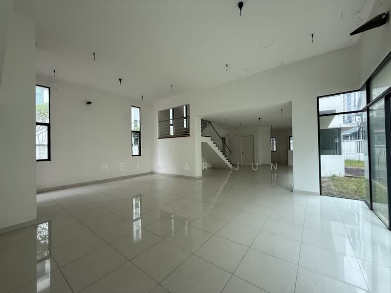 Rumah Banglo untuk Dijual di Alam Damai (Cheras) - Hei Kar Jun - Living Room - PropertyGuru.com.my