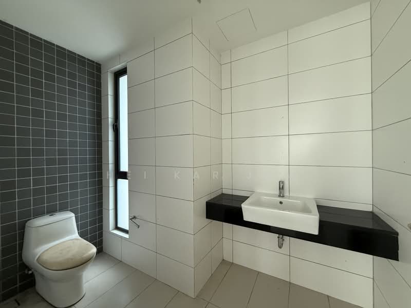 Rumah Banglo untuk Dijual di Alam Damai (Cheras) - Hei Kar Jun - Bathroom - PropertyGuru.com.my