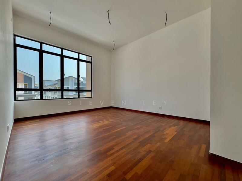 Rumah Kluster untuk Dijual di Seksyen U13 (Setia Alam) - Steven Tey - Living Room - PropertyGuru.com.my