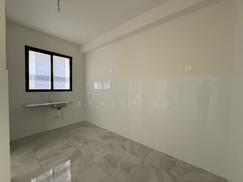 3-storey Terraced House for Sale in Seri Kembangan (Selangor) - Yannick Ng - Kitchen - PropertyGuru.com.my