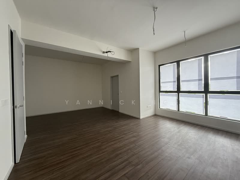 3-storey Terraced House for Sale in Seri Kembangan (Selangor) - Yannick Ng - Living Room - PropertyGuru.com.my