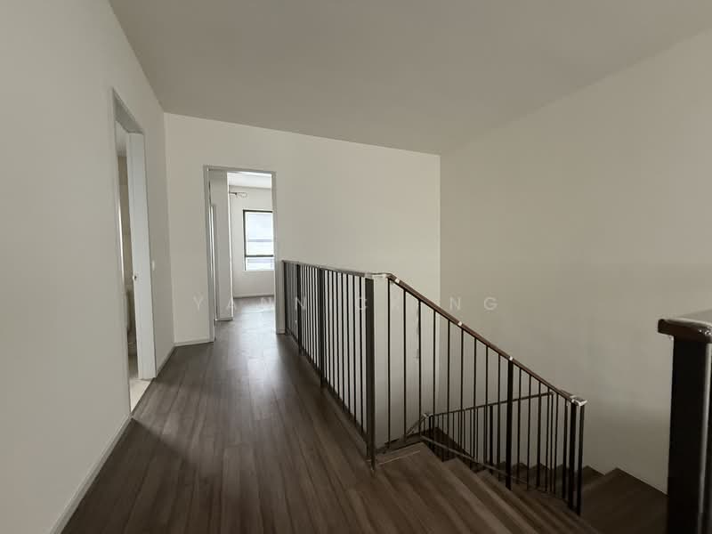 3-storey Terraced House for Sale in Seri Kembangan (Selangor) - Yannick Ng - Corridor - PropertyGuru.com.my