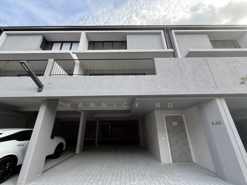 3-storey Terraced House for Sale in Seri Kembangan (Selangor) - Yannick Ng - Exterior - PropertyGuru.com.my