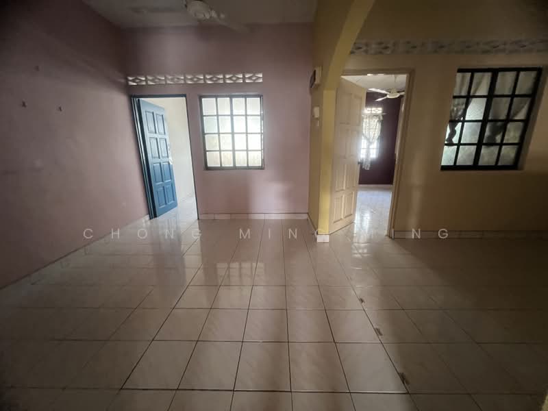 2-storey Terraced House for Sale in Seremban (Negeri Sembilan) - Chong Ming Ming - Living Room - PropertyGuru.com.my