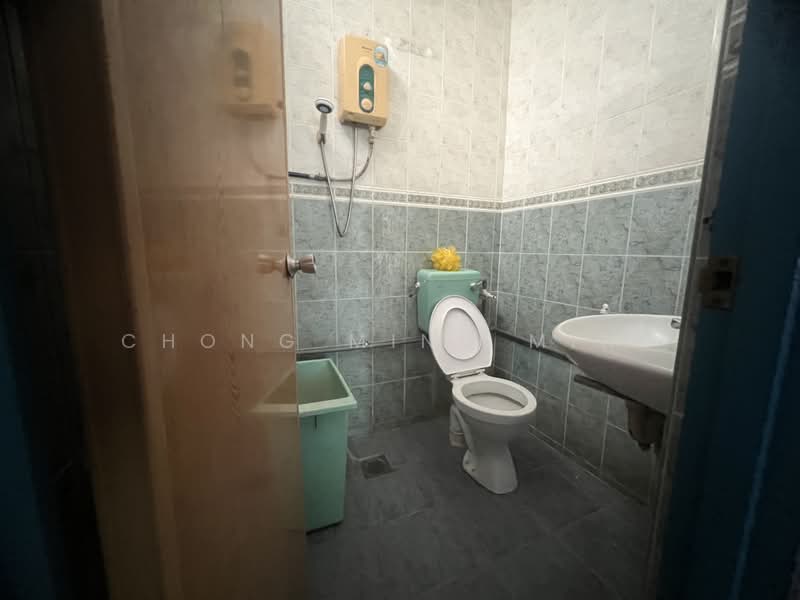 2-storey Terraced House for Sale in Seremban (Negeri Sembilan) - Chong Ming Ming - Bathroom - PropertyGuru.com.my