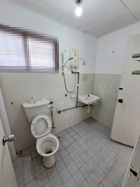 2-storey Terraced House for Sale in Kepong (Kuala Lumpur) - Kiing TW - Bathroom - PropertyGuru.com.my