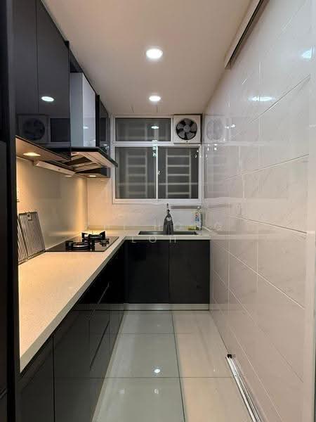 Kediaman Servis untuk Disewa di Platinum Lake PV 21 - Zhi Hong Loh - Kitchen - PropertyGuru.com.my
