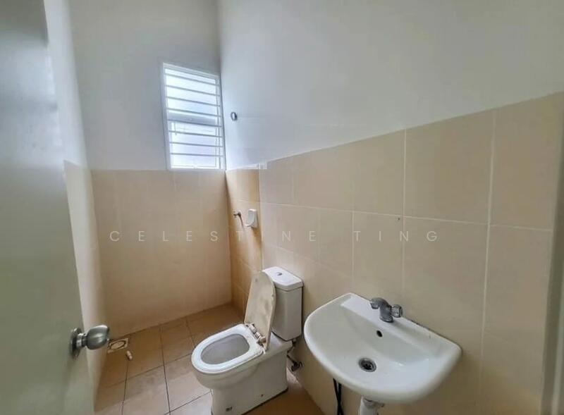 Rumah Berkembar untuk Dijual di Taman Pelangi Semenyih 2 (Semenyih) - Celestine Ting - Bathroom - PropertyGuru.com.my
