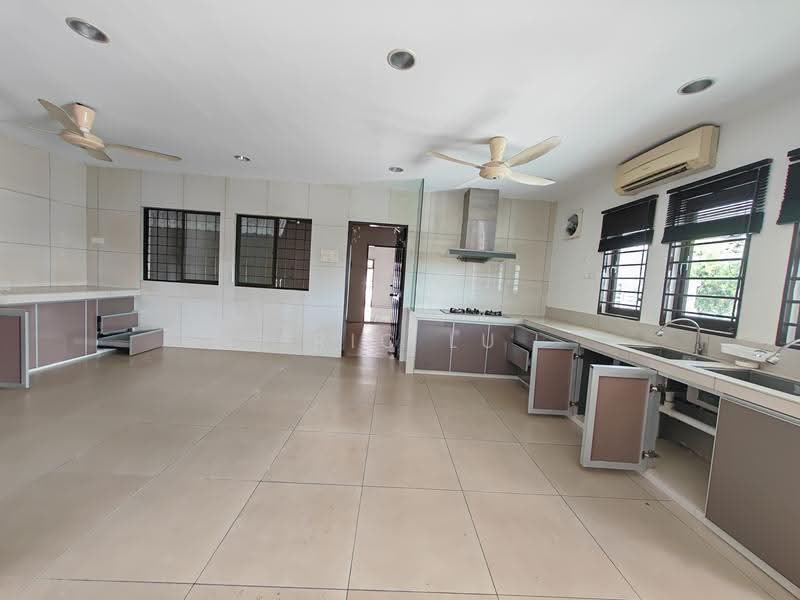 Semi-Detached House for Sale in Taman Muhibbah (Kluang) - Eric Lu - Kitchen - PropertyGuru.com.my
