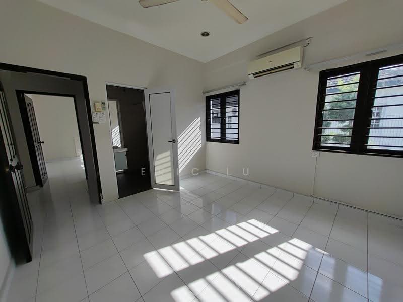 Semi-Detached House for Sale in Taman Muhibbah (Kluang) - Eric Lu - Bedroom - PropertyGuru.com.my